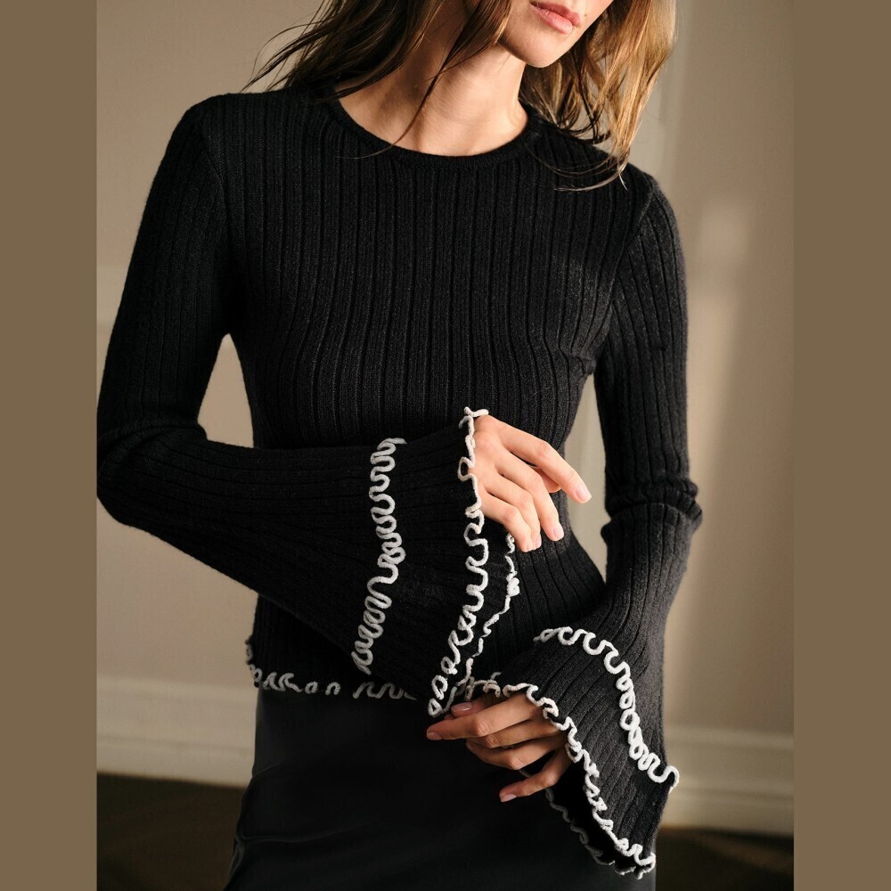 Black Ribbed Knit Contrast Wavy Trim Round Neck Slim Fit Sweater